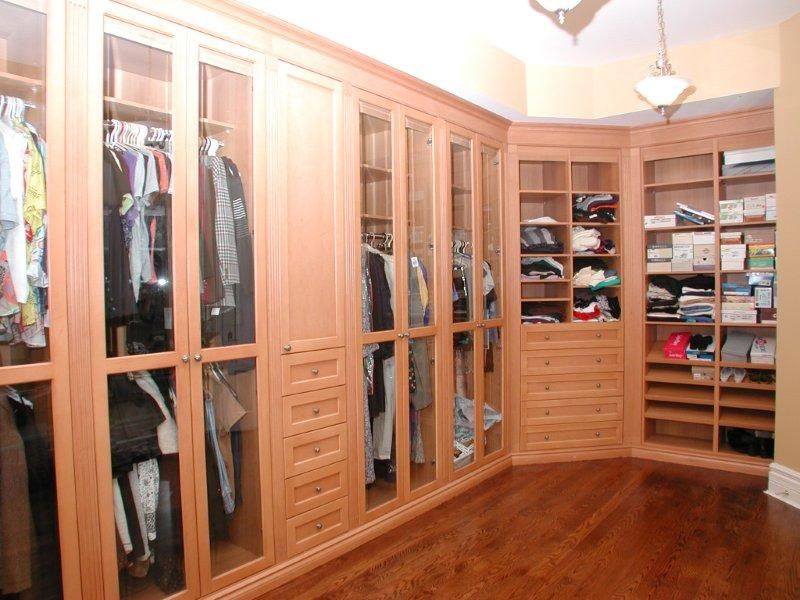 Space Age Closets, Toronto’s Top Choice for Custom Design Closets, Comments on the Importance of a Quality Suit Hanger